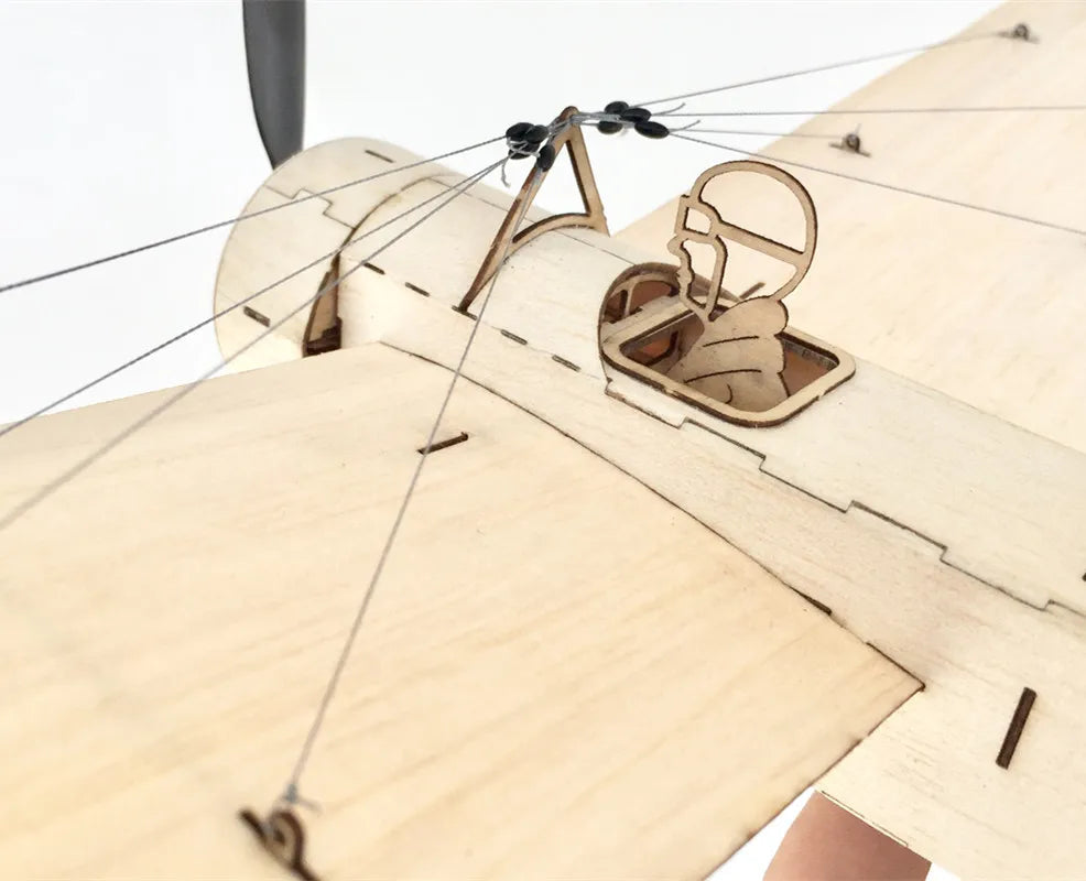 Avion Radiocommandé en Bois - RC Télécommandé